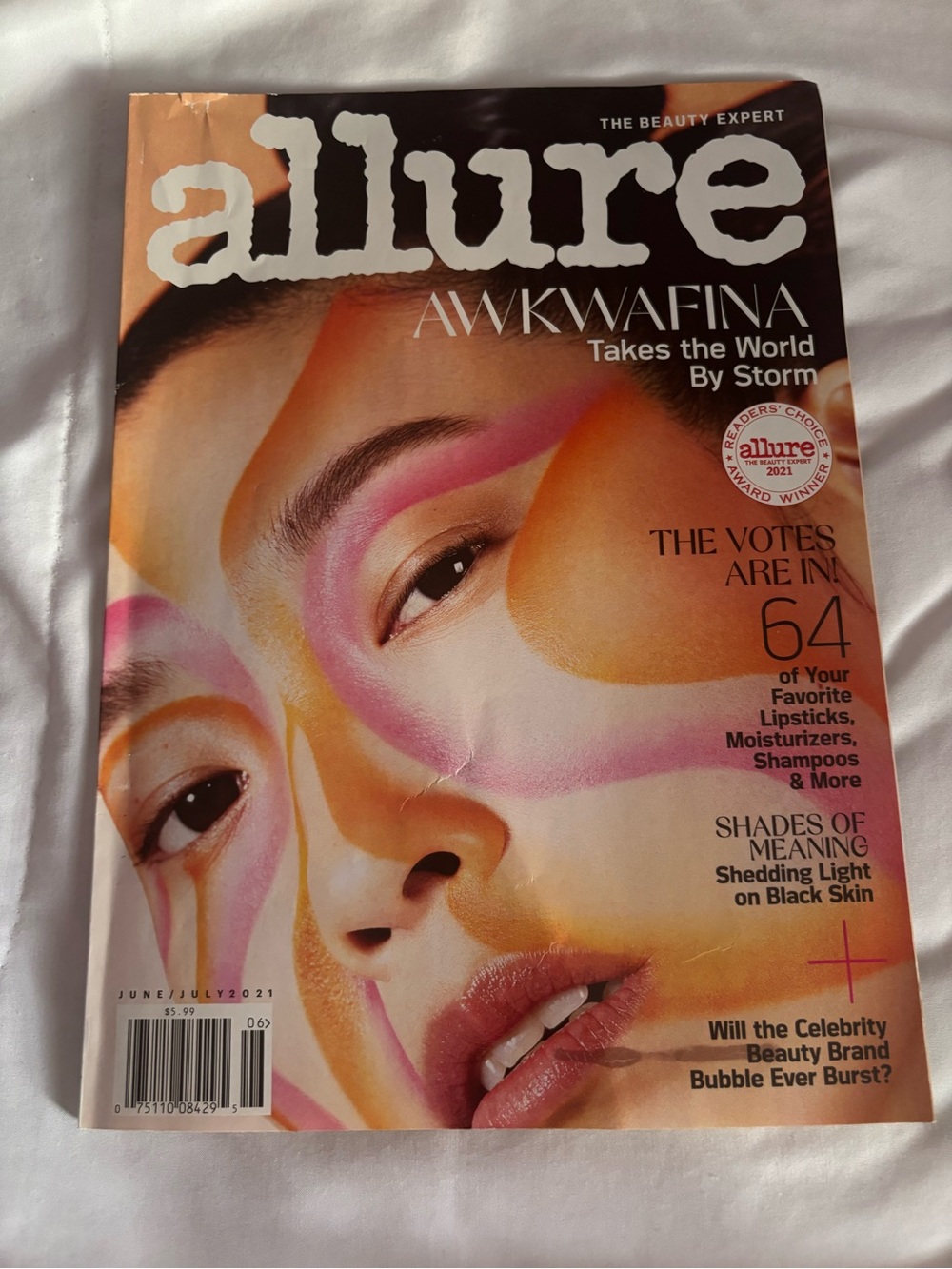 Rare Allure Magazine Bundle (2) - 2021 Awkwafina & 2020 Kesewa Aboah Back Issues - Picture 8 of 15